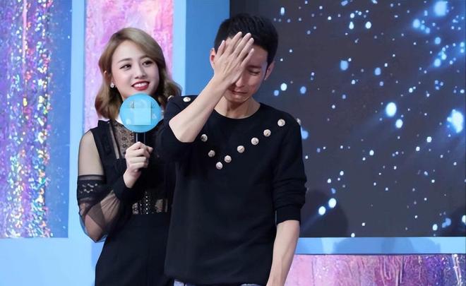 岁李维嘉由主持到“精神障碍”令人惋惜ag九游会登录财富再丰厚也难解忧48(图2)