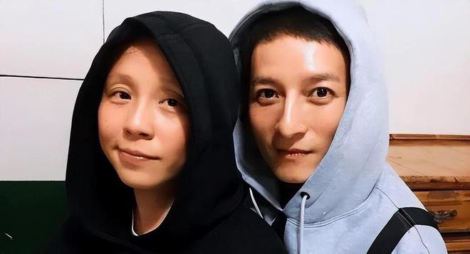 岁李维嘉由主持到“精神障碍”令人惋惜ag九游会登录财富再丰厚也难解忧48(图11)